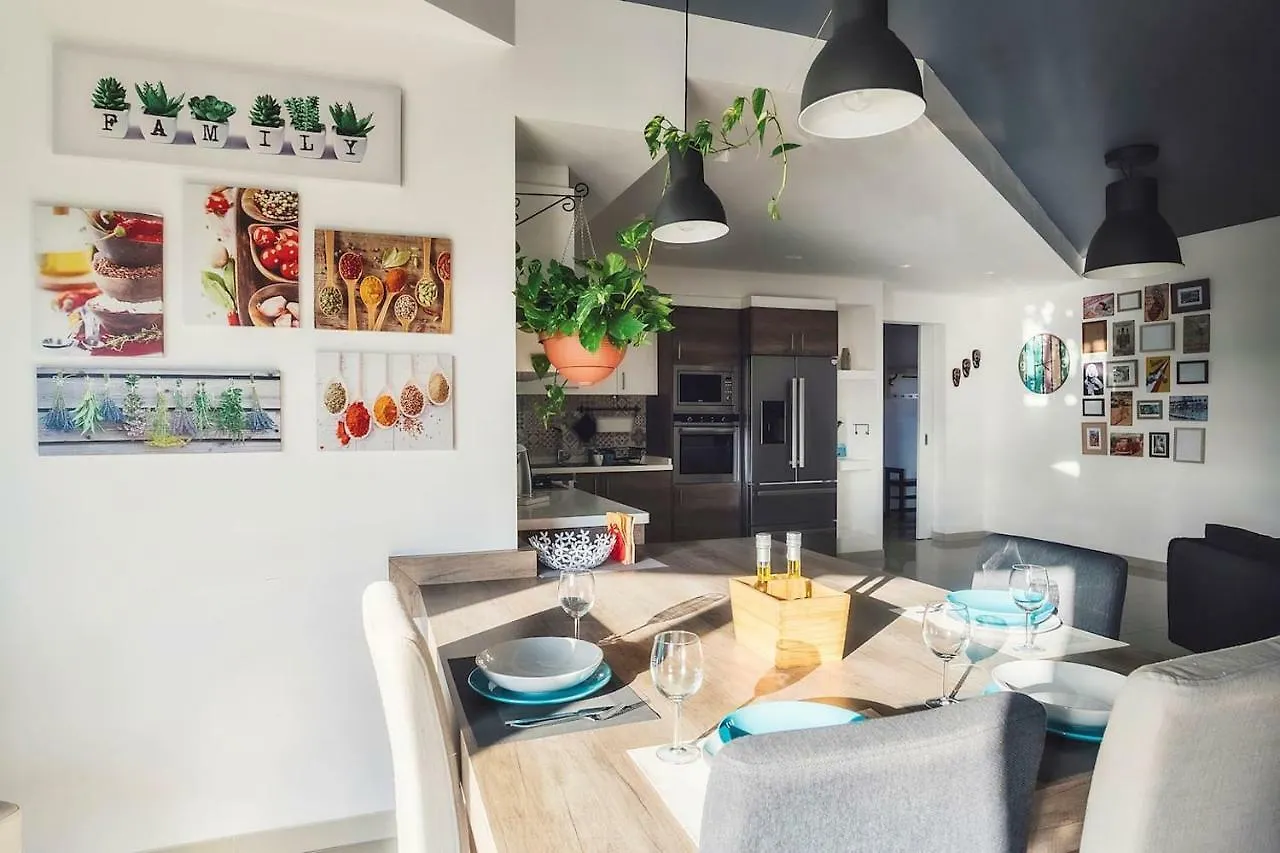 Bright Apartment In St Julians - Free Parking Saint Julian's